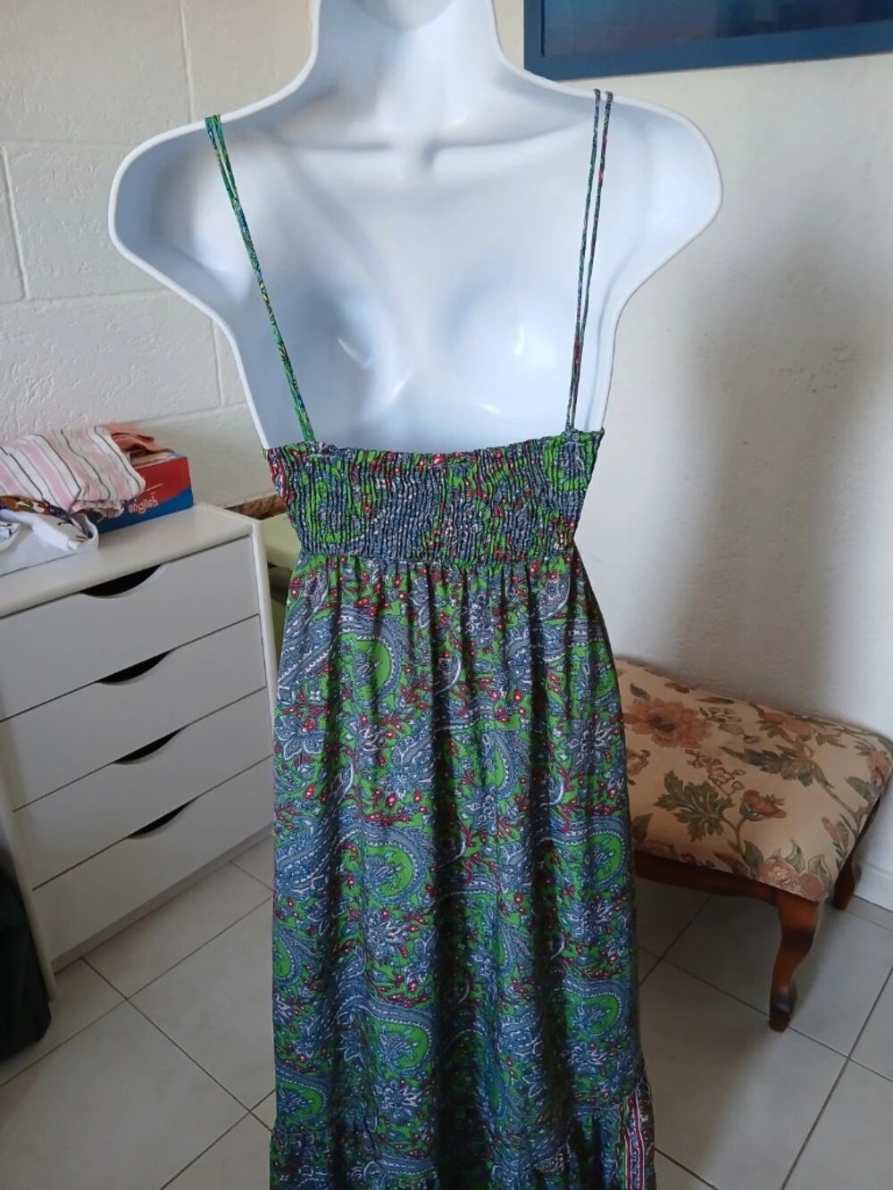 Long dress. Silk. Paisley print. Spaghetti straps. L - Picture 4 of 6